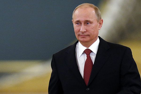 Putin: stanowczo zwalczajcie próby wypaczania historii!