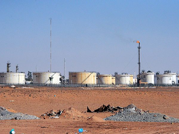 Wstępny bilans szturmu na rafinerię gazu w Algierii: nie żyje 23 zakładników i wszyscy porywacze