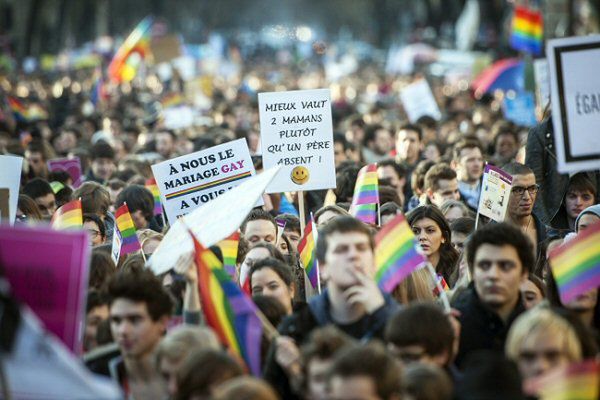 Francuski parlament rozpoczął debatę na temat małżeństw homoseksualnych