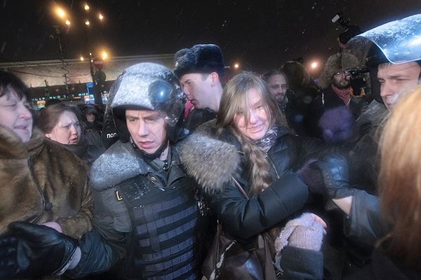 Policja rozpędziła radykalnych opozycjonistów w Moskwie i Petersburgu