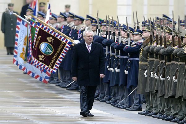 Czeski błąd - w tekście przysięgi prezydenckiej dla Milosza Zemana
