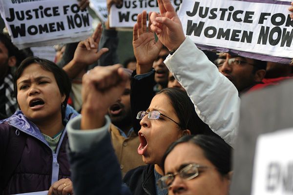 Demonstracja w Indiach po doniesieniach o zgwałceniu 7-letniej dziewczynki