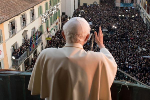 Rzecznik Watykanu: odwaga Benedykta XVI nie mniejsza niż Jana Pawła II