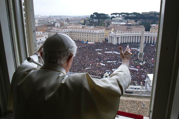 Papież Benedykt XVI przyjął na audiencji kardynałów-detektywów