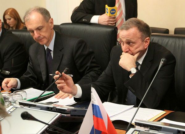 Posłowie i senatorowie upomnieli się w Moskwie o zwrot wraku Tu-154M