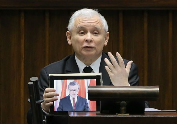 Ewa Kopacz o tablecie Jarosława Kaczyńskiego: naginanie prawa i łamanie regulaminu
