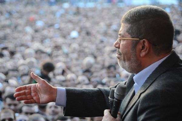 Najwyższa Rada Prawna potępiła zwiększenie uprawnień prezydenta Mursiego
