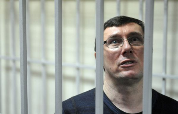 Obrona byłego szefa MSW Ukrainy Jurija Łucenki: nasz klient jest torturowany