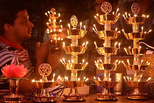 Hindusi obchodzą Diwali - święto bogactwa i pomyślności