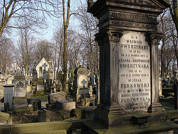 IPN wznawia na Powązkach w Warszawie poszukiwania szczątków ofiar komunizmu