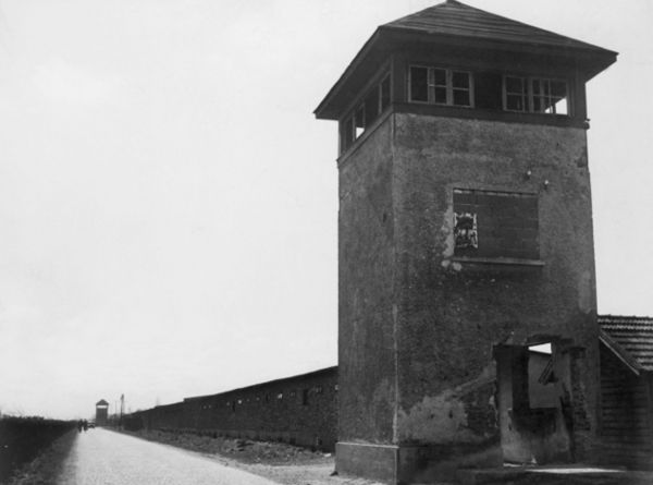 Niemcy: po protestach producent wycofał ze sprzedaży puzzle o KL Dachau