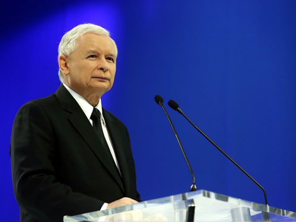 Jarosław Kaczyński o przełożeniu meczu Polska-Anglia: to pokazuje stan polskich instytucji