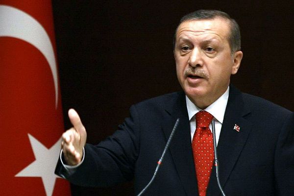UE przestrzega Erdogana przed ograniczaniem niezawisłości sądów