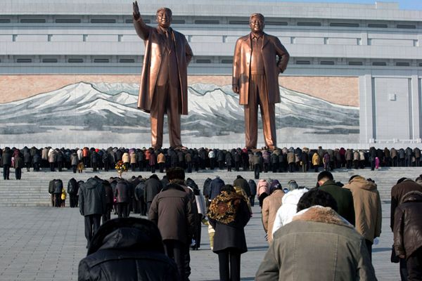 Korea Północna oddała hołd Kim Dzong Ilowi w pierwszą rocznicę śmierci