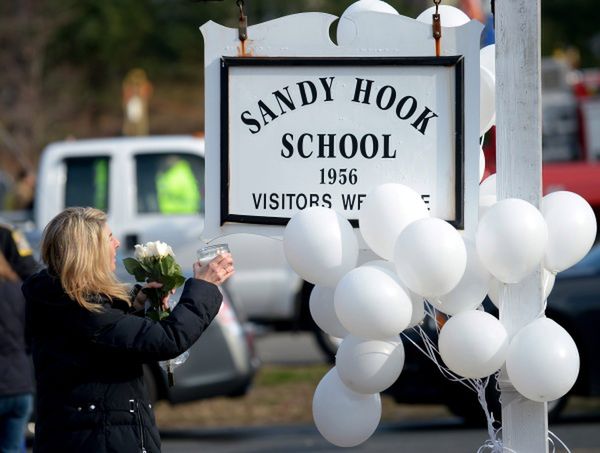 Szkoły testują systemy bezpieczeństwa po masakrze w Newtown