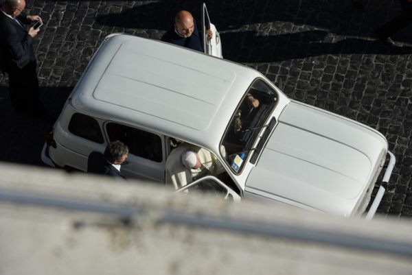 "Nowy" 29-letni samochód papieża Franciszka