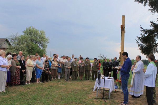 Na Białorusi spiłowano krzyż upamiętniający żołnierzy AK