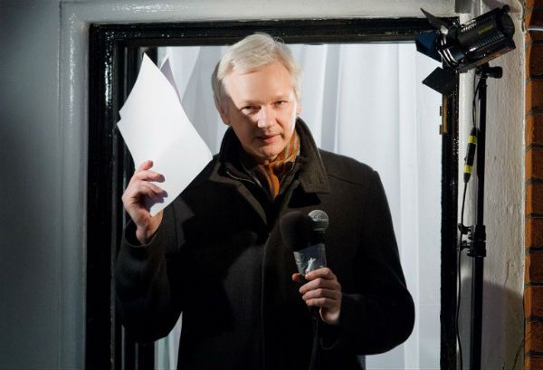 Ekwador walczy o Juliana Assange'a