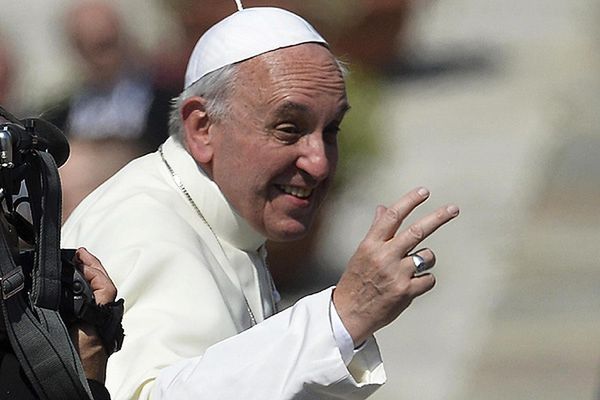 Papież Franciszek zrywa z tradycją - koniec z dworzanami