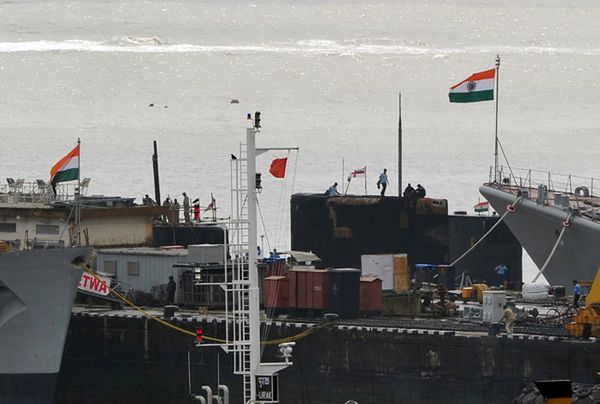 Indie: eksplozja i pożar na pokładzie okrętu podwodnego, nie udało się nikogo uratować