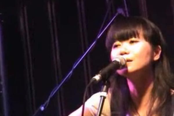Chiny: znana piosenkarka trafia do aresztu za wpisy w internecie