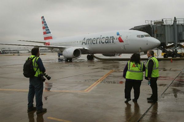 Boeing 737 ze 137 pasażerami stracił opony podczas lądowania w Chicago