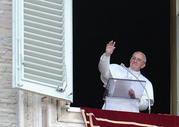 Dwóch papieży mieszka w Watykanie