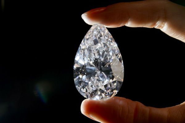 Ponad 100-karatowy diament sprzedany za 26,7 mln dolarów