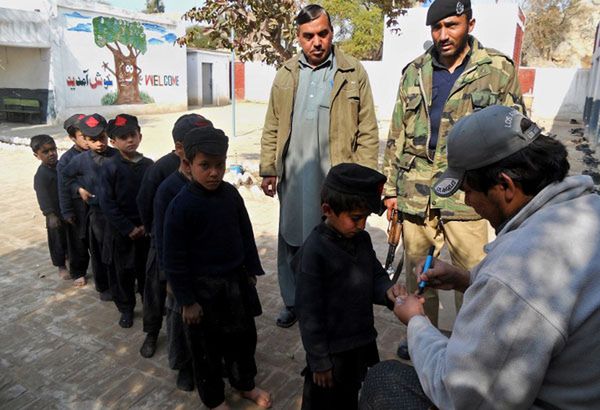 Kolejny atak na pracowników akcji szczepień przeciw polio w Pakistanie - nie żyją trzy osoby