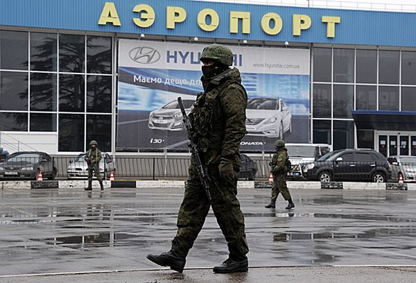 Tylko rosyjskie samoloty wylądują w Symferopolu