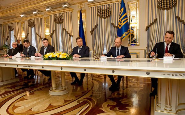 Ukraina: Wiktor Janukowycz i liderzy opozycji podpisali porozumienie