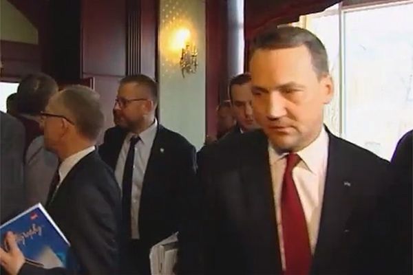 Radosław Sikorski do liderów opozycji: jeśli nie podpiszecie porozumienia, będziecie martwi