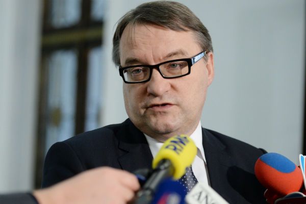 Minister Biernacki pozwie Frasyniuka za słowa w programie u Olejnik