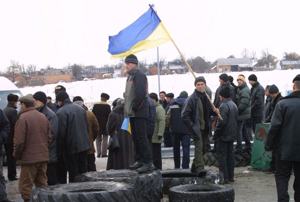 Kilkadziesiąt osób od strony ukraińskiej blokuje dojazd graniczny w Korczowej