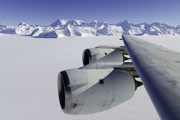 Odkryto kolejny kanion pod lodem Antarktydy