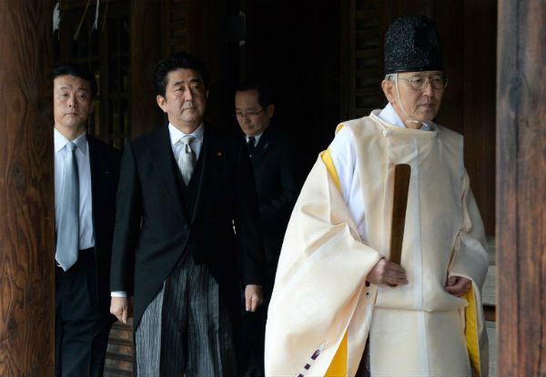 Premier Japonii Shinzo Abe uczcił pamięć skazanych za zbrodnie wojenne