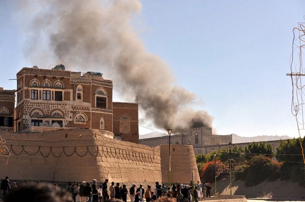 Atak na ministerstwo obrony w Jemenie - jest wielu zabitych, w tym cudzoziemcy