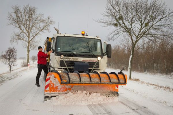 Utrudnienia na drogach, autobusy PKS stoją w korku na Suwalszczyźnie