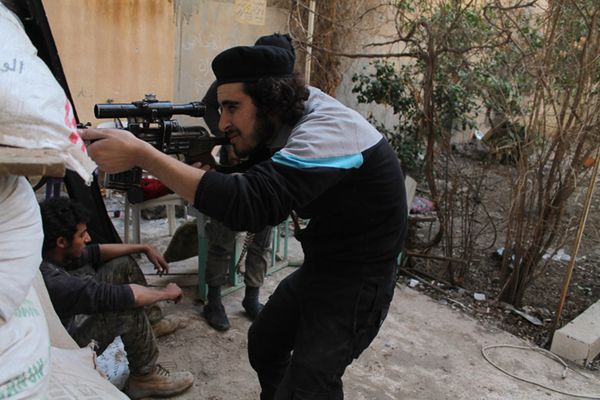 Prawie 1,4 tys. zabitych w walkach między rebeliantami w Syrii