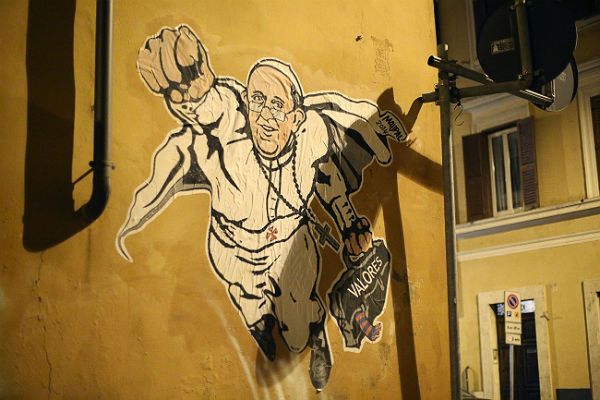 Watykan: aprobujemy mural przedstawiający Franciszka jako supermana