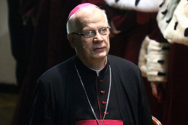 Abp Michalik o wystawie w CSW: kolejny raz został zbezczeszczony Krzyż