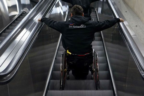 Czworo niepełnosprawnych wyruszyło w kolejową podróż po Polsce