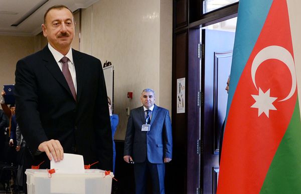 Prezydent Azerbejdżanu Ilham Alijew zapewnił sobie reelekcję - wynika z sondażu