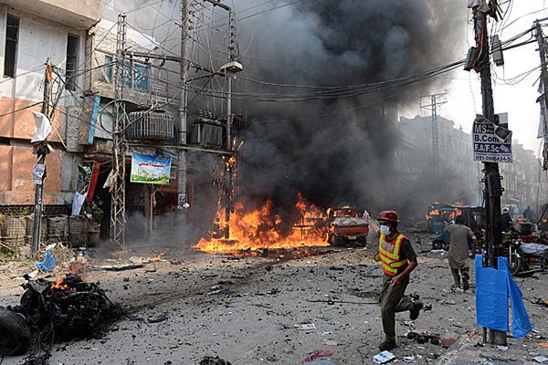 Wybuch przed posterunkiem policji w Pakistanie. Wśród ofiar są dzieci