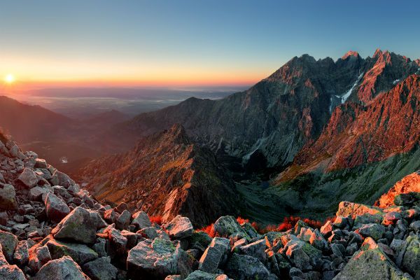 Tajemnicza śmierć na szlaku w Tatrach. Turysta znalazł zwłoki mężczyzny