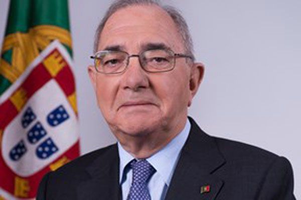 Wpadka szefa portugalskiej dyplomacji . Zdradził tajemnicę w radiowym wywiadzie