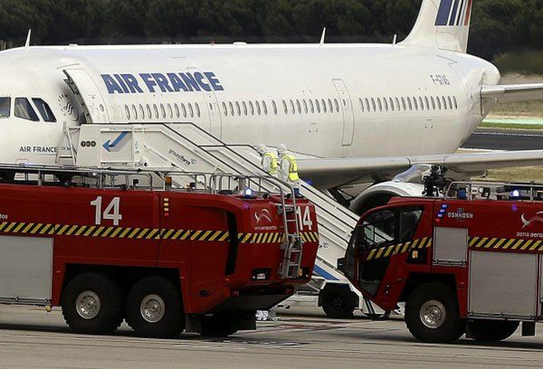 Podejrzenie eboli we Francji u pasażerki wracającej samolotem z Afryki