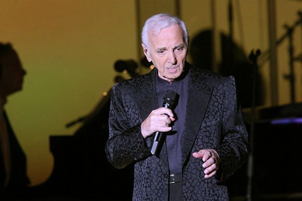 Piosenkarz Charles Aznavour trafił do szpitala. Odwołano koncert