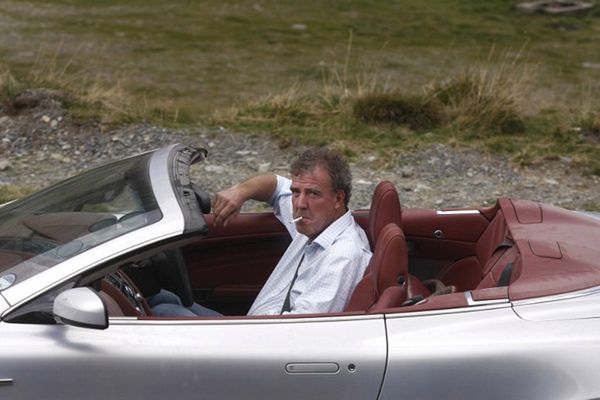 Jeremy Clarkson padł ofiarą zamieszek w Argentynie. Tłum chciał spalić Porsche razem z kierowcami