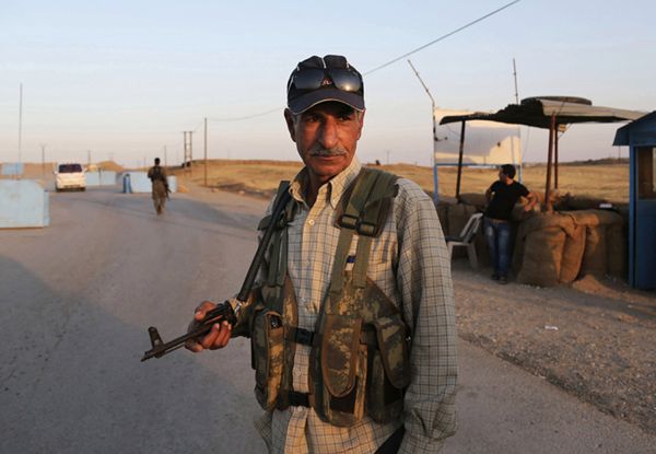 Państwo Islamskie walczy z Kurdami i kontynuuje ofensywę w kierunku Ajn al-Arab w Syrii
